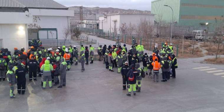 «КаспийЦемент» жұмысшылары президенттен еңбек дауын шешіп беруді сұрады