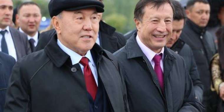 Как депутаты Назарбаева пожизненного председательства лишали