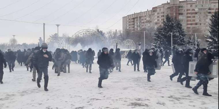 Митингте көзіне оқ тиген өскемендік әлі қамауда отыр  