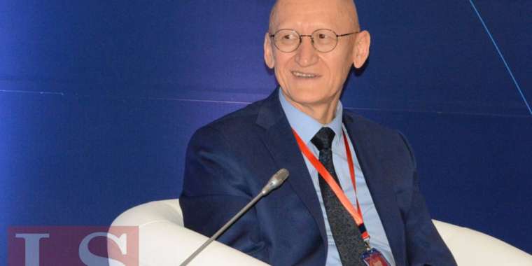 Действительно ли казахстанцы просят у Жамишева денег на той?