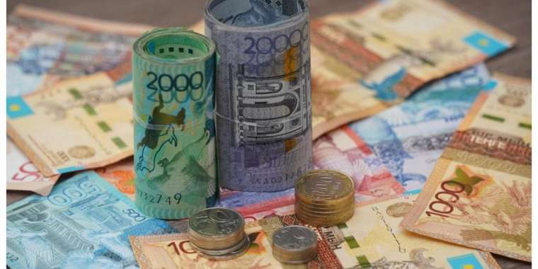 Теңгенің құлдырауына байланысты жалақы өсе ме?