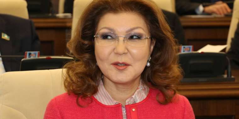 Зуд справедливости. Как депутаты Даригу Назарбаеву на Саясата Нурбека променяли