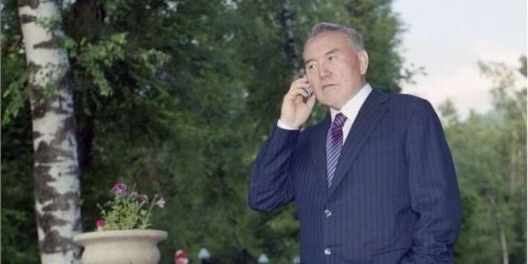 Назарбаевтың 60 жасына 1 млн доллардан сыйлаған әкімдер