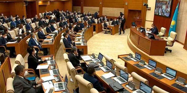 «Бұл заң жобасы - сайлау алдындағы саяси айла» - Белсенді