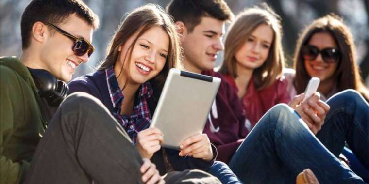 Циничная забота о детях. Эксперты против законопроекта о блокировке соцсетей