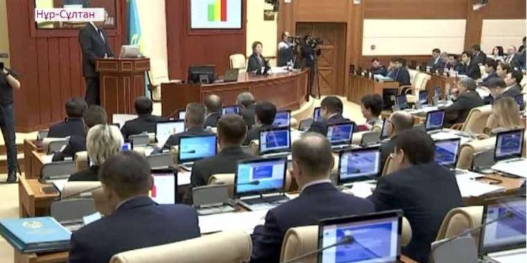 Депутаттарға қазақ тілін үйрету үшін қаражат бөліне ме?