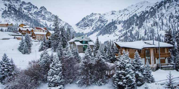 Шымбұлақта апаттың алдын алу үшін қар көшкіні жүргізілді