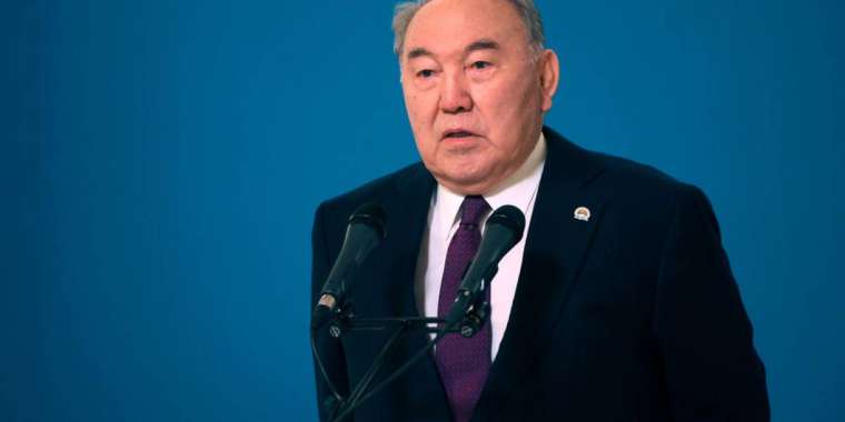 Зейнеткер Назарбаевтың жүріс-тұрысына мемлекет ақша бөлмек  