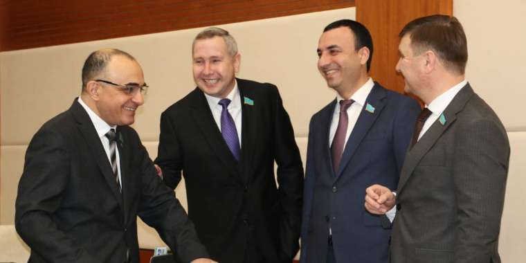 Парламент вам не бухгалтерия! Как депутаты заботились о деньгах Нацфонда