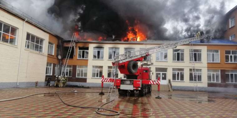 Павлодарда мектепте шыққан өрт кезінде бір мұғалім зардап шекті