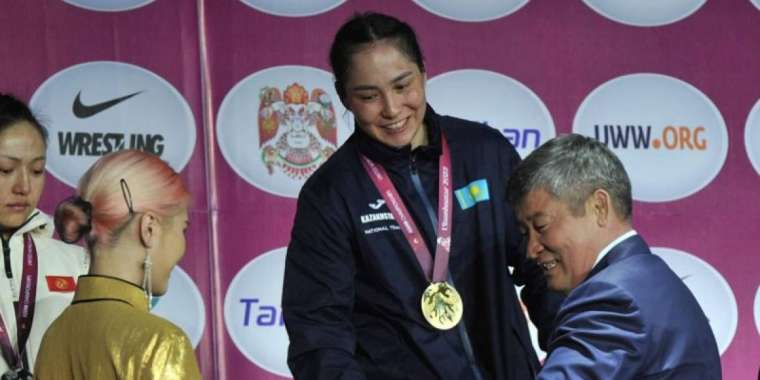 Азияны дүр сілкіндірген қазақ қызының жеңісі – Моңғолия БАҚ беттерінде