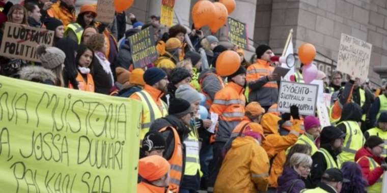 Рост зарплат в квазигоссекторе поддержит правительство