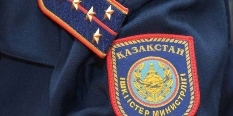 Алматыда ер адам екі азаматқа оқ атып, ауыр жаралады