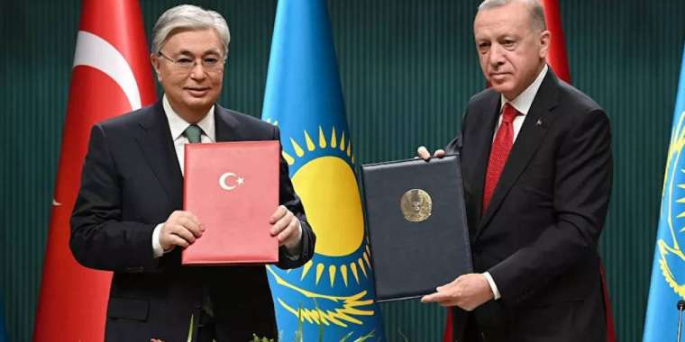Бауырластық әлде бақылауды күшейту – Тоқаевтың Түркия сапары