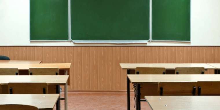 Кейіпкер: екінші сыныптың екі оқушысы; оператор: ересек оқушылар - бір сексуалдық әрекеттің тарихы