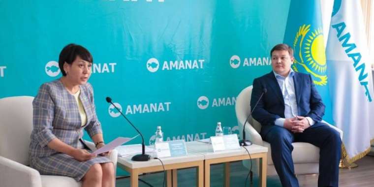 «АМANAT» партиясы Қонаев қаласы тұрғындарымен кездесті