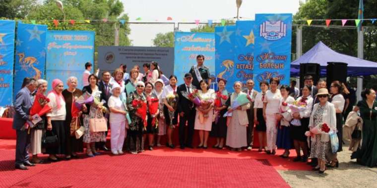 Алматыдағы үздік мектеп-интернаттардың бірі 60 жылдық мерейтойын атап өтті