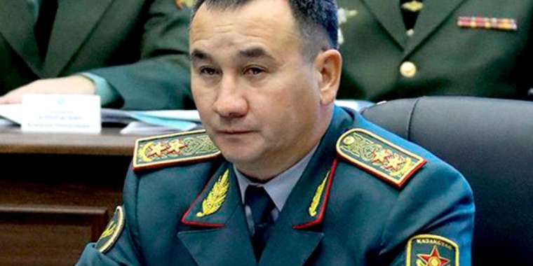 Экс-Қорғаныс министрі Бектанов тұтқыннан босатылмайды   