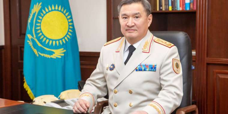 Ахметжанов Қаңтар оқиғасында ұрланған 2 мың қаруды әлі таппай жүр