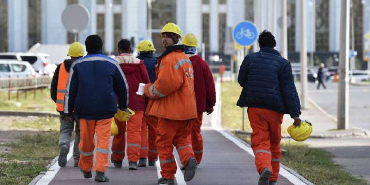 4 күн жұмыс, 100% жалақы – Қазақстанға қашан келеді?