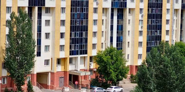 Сделки купли-продажи жилья резко сократились в Казахстане