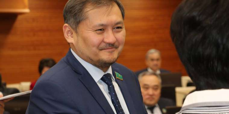 Ляззат Кусаинова: Руководить наукой Саясату Нурбеку будет сложно