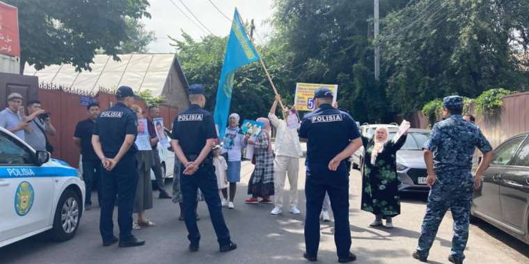 Қытай консулдығында өткен 500 күн – «Саяси лагерьдегі қазақтарға бостандық!»