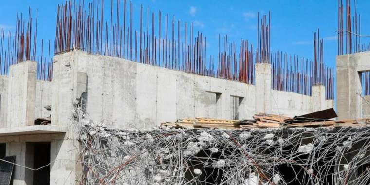 Алматыда салынып жатқан тұрғын үйді күреу басталды