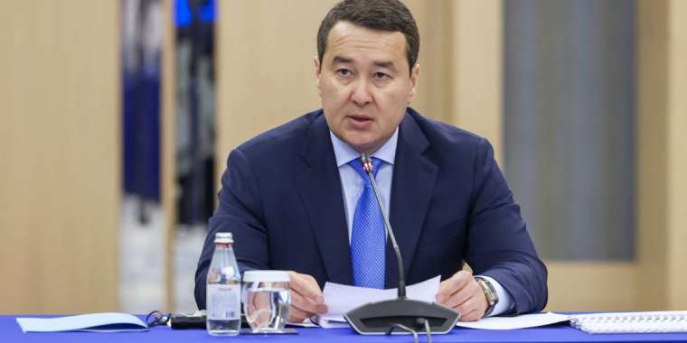 Алихана Смаилова позвали на митинг