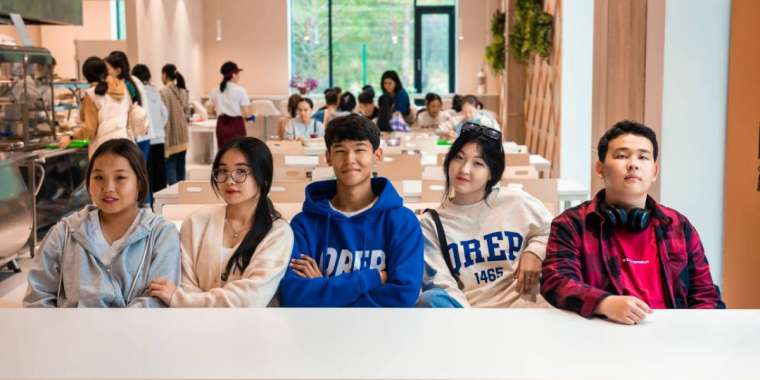 Жаңаөзен қаласының 50 оқушысы «IQanat» мектебінде оқиды