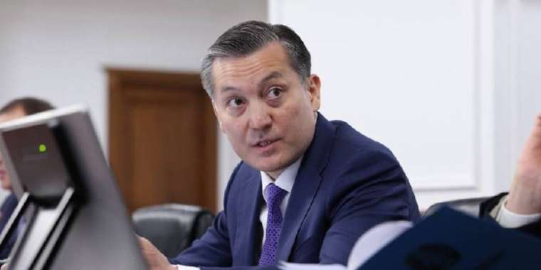 Брекешев киікті ойыншық көре ме? 