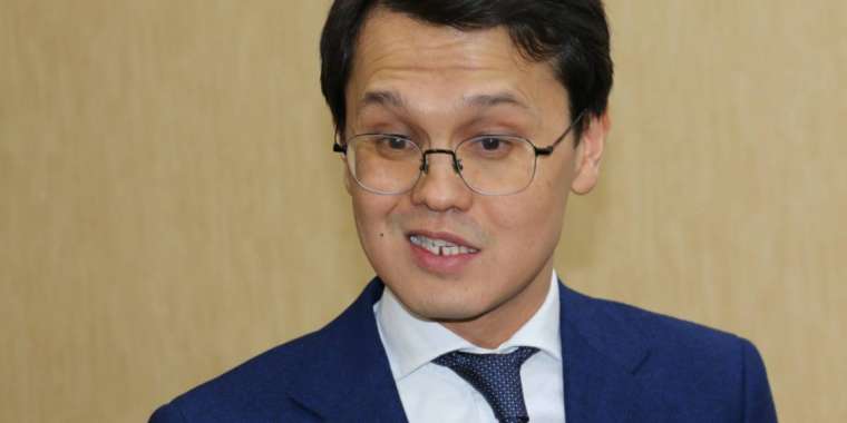 Мусин не смог убедить казахстанцев не бояться сотовых станций