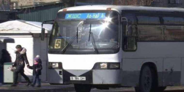 Екі ай жалақы алмаған жұмыскерлер ереуілге шықты