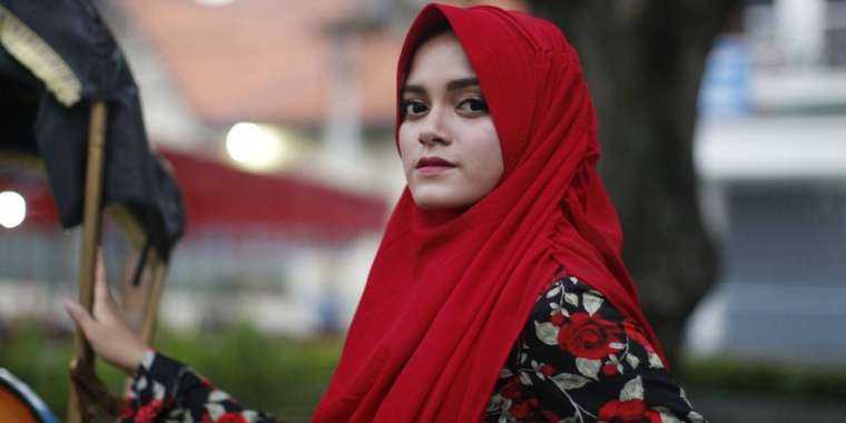 Главе МИД Тлеуберды Мухтару пожаловались на дискриминацию в школах