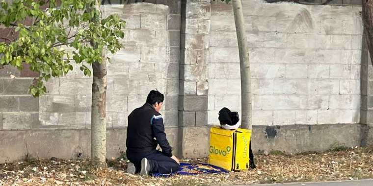 Діни басқармаға бәрібір емес екен. Тірі жанның суреті салынған киіммен намаз оқу – мәкруһ