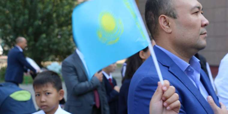 С кем хотят дружить казахстанцы, выяснили исследователи