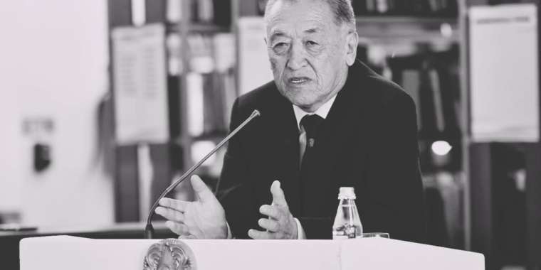 Белгілі жазушы Мархабат Байғұтты ақтық сапарға шығарып салды