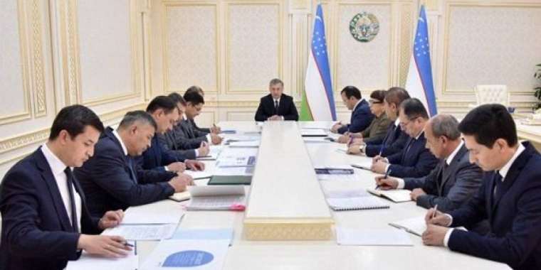 Өзбекстанның 17 мың шенеунігі жұмыссыз қалмақ 