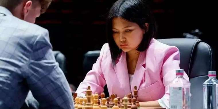 Бибісара Асаубаева атақты Карякинді жеңді   