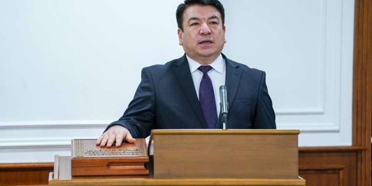 «Полный игнор!». Гани Бейсембаев не встретился с родителями школьников