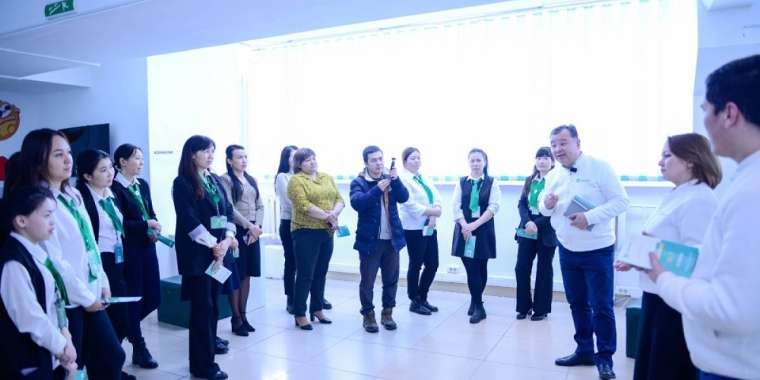 «AMANAT» ПАРТИЯСЫ БҚО-ДА ЦИФРЛАНДЫРУ САЛАСЫН ДАМЫТУҒА ЫҚПАЛ ЕТЕДІ