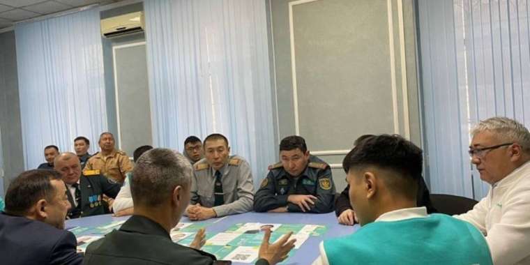 АӘД оқытушылары "AMANAT" партия бағдарламасымен танысты