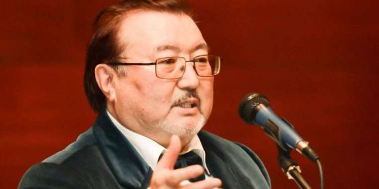 «Бір өкпесі бар сияқты...». Ұлықбек Есдәулет Ақберен туралы айтты 