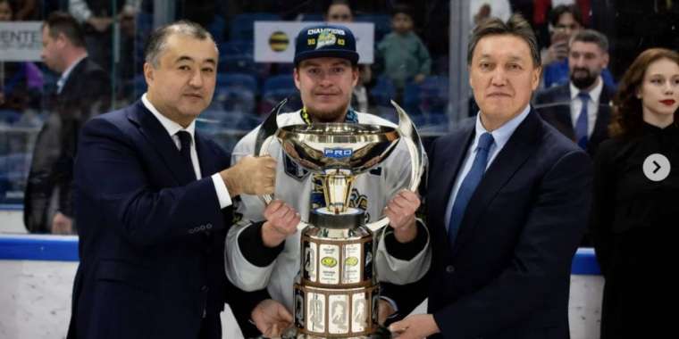 Бұрынғы үкімет жетекшісі Асқар Мамин Өзбекстанда төбе көрсетті