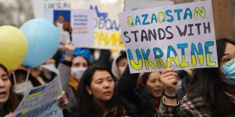 Растет тревога. Казахстанцы изменили мнение о войне в Украине