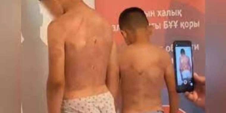 Мешіт қызметкері балаларды үйіне апарып, соққыға жыққан