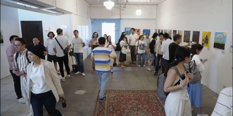 Қыл қалам ұстаған Қаңтар балалары не  сурет салды?