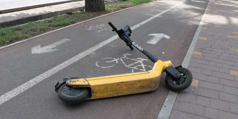 Дәрігерлер баланы самакат, сусын, смартфоннан қорғауға шақырады!