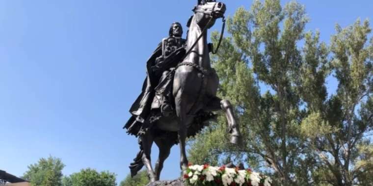 Алматыда орыс жерін біріктіруші князь Александр Невскийдің ескерткіші ашылды