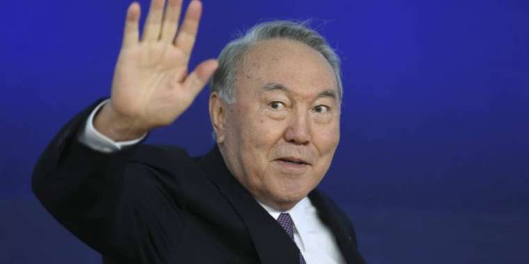 Елбасы аппаратының қызметкерлері қысқарды